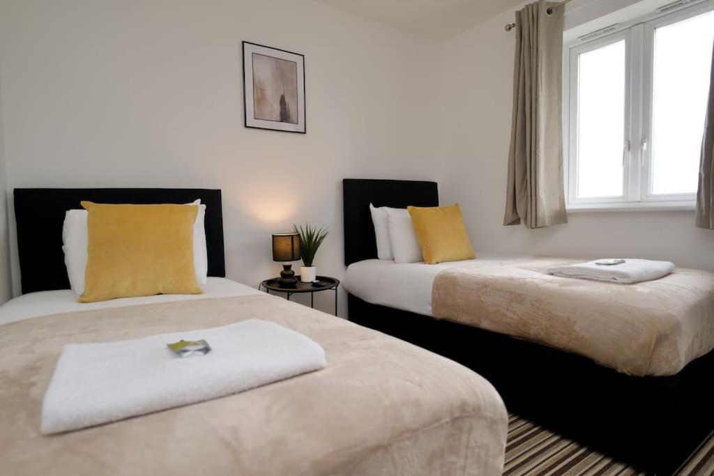 Highley'S Nest - Fully Furnished Gem, Free Private Parking, Sky Tv & Netflix Villa Coventry Luaran gambar