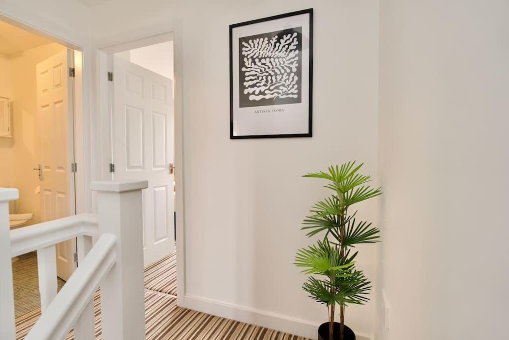 Highley'S Nest - Fully Furnished Gem, Free Private Parking, Sky Tv & Netflix Villa Coventry Luaran gambar