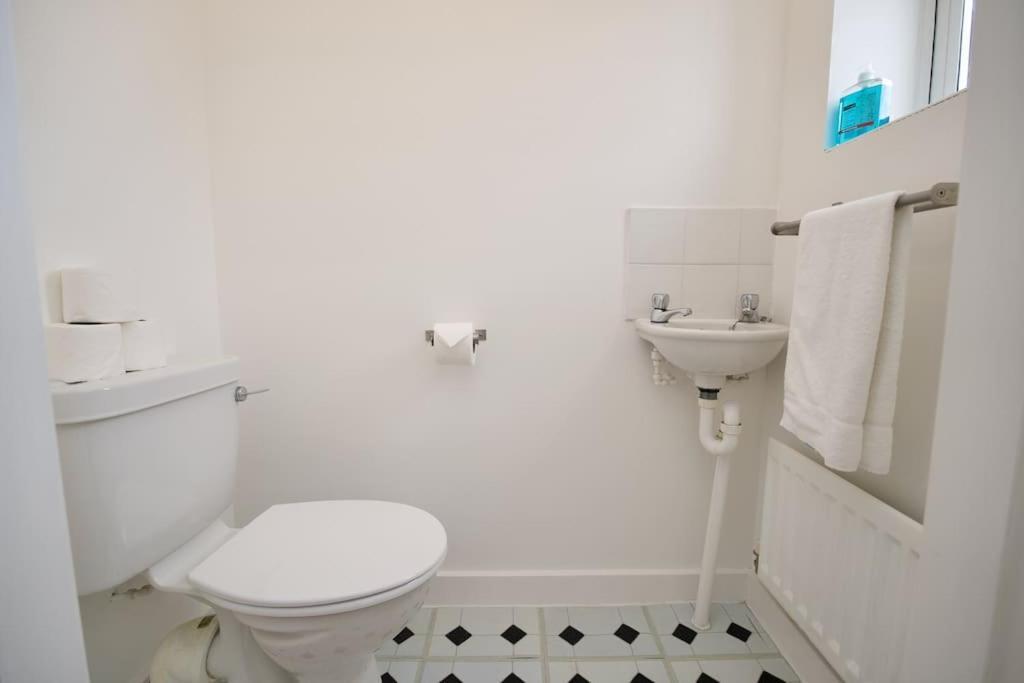 Highley'S Nest - Fully Furnished Gem, Free Private Parking, Sky Tv & Netflix Villa Coventry Luaran gambar