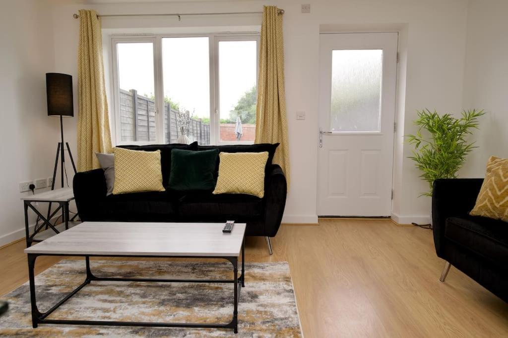 Highley'S Nest - Fully Furnished Gem, Free Private Parking, Sky Tv & Netflix Villa Coventry Luaran gambar