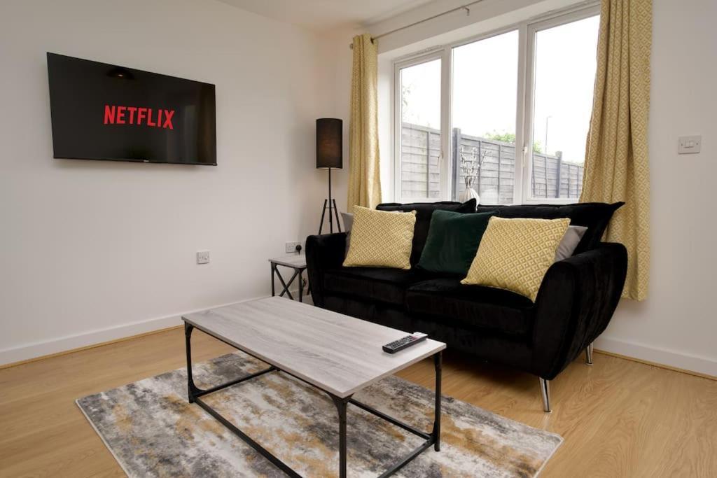 Highley'S Nest - Fully Furnished Gem, Free Private Parking, Sky Tv & Netflix Villa Coventry Luaran gambar