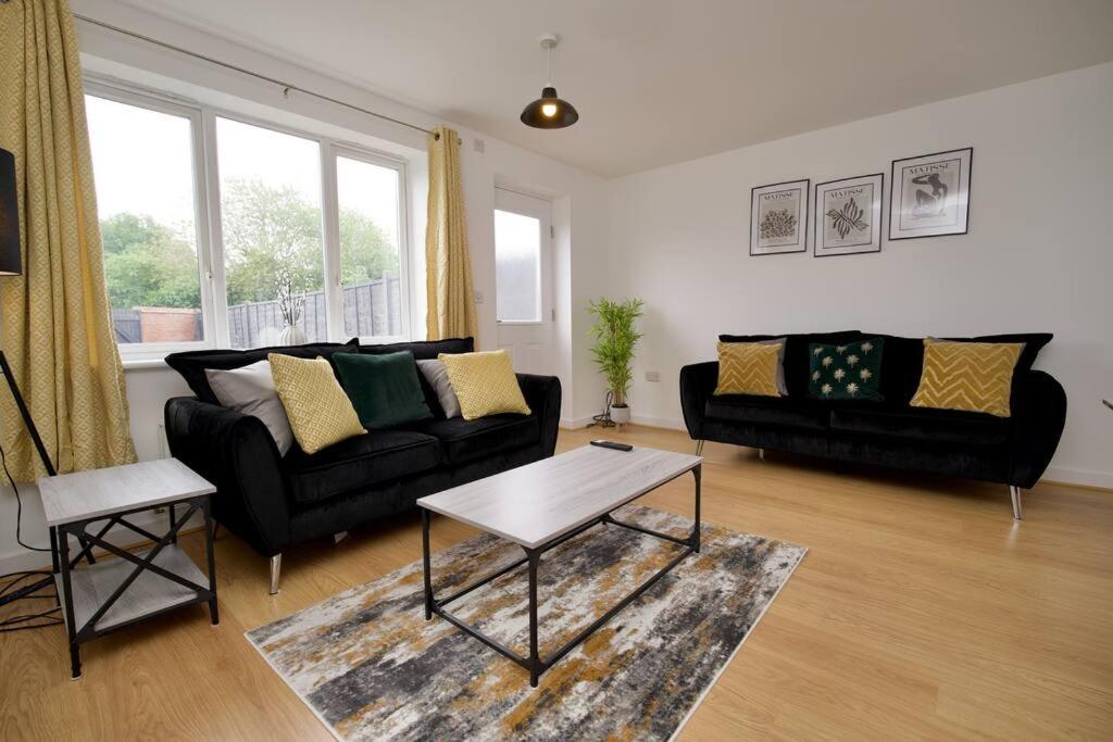 Highley'S Nest - Fully Furnished Gem, Free Private Parking, Sky Tv & Netflix Villa Coventry Luaran gambar