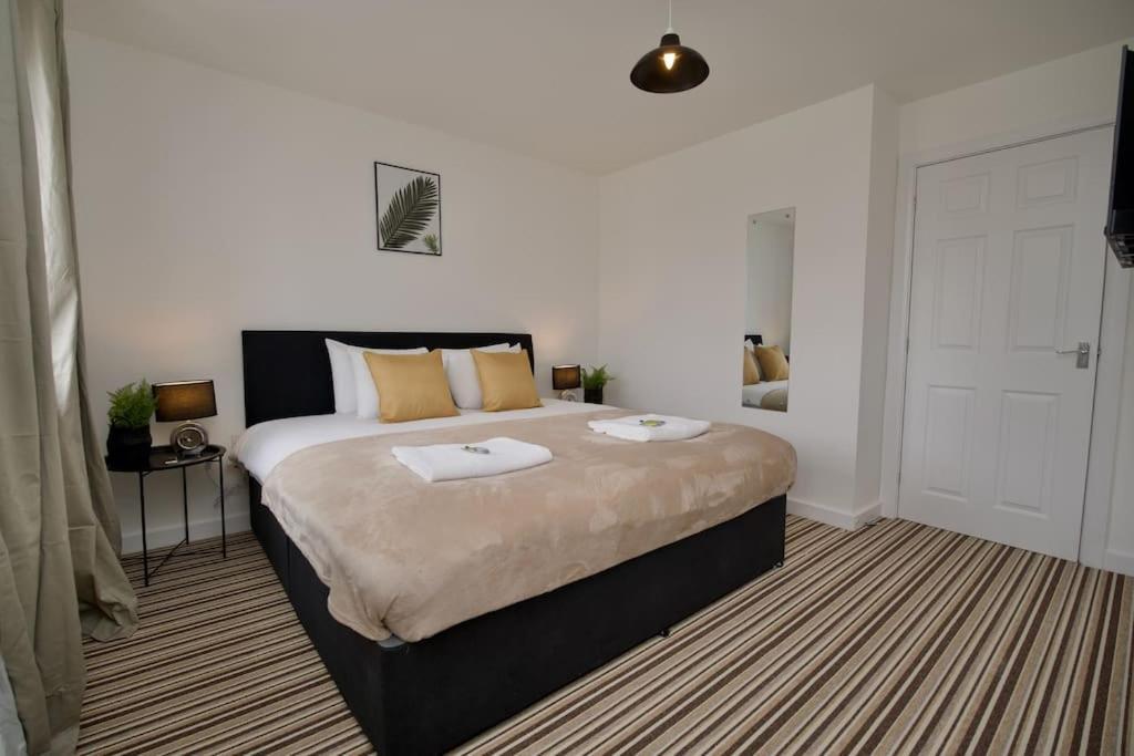 Highley'S Nest - Fully Furnished Gem, Free Private Parking, Sky Tv & Netflix Villa Coventry Luaran gambar